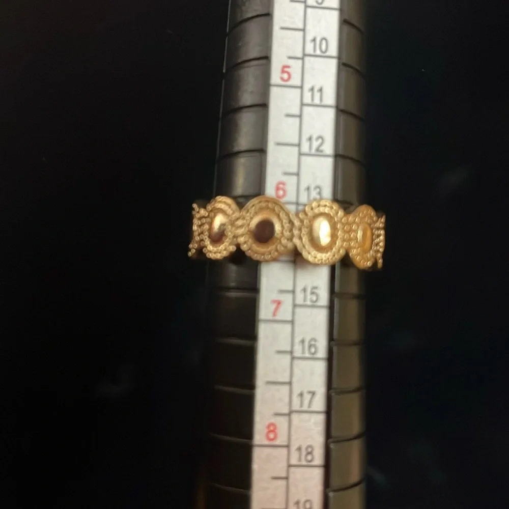 Ladies ring - Picture 1 of 1